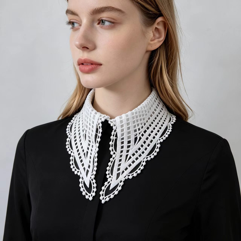 Lady White Ruffled False Colla - Shirts recension och pris